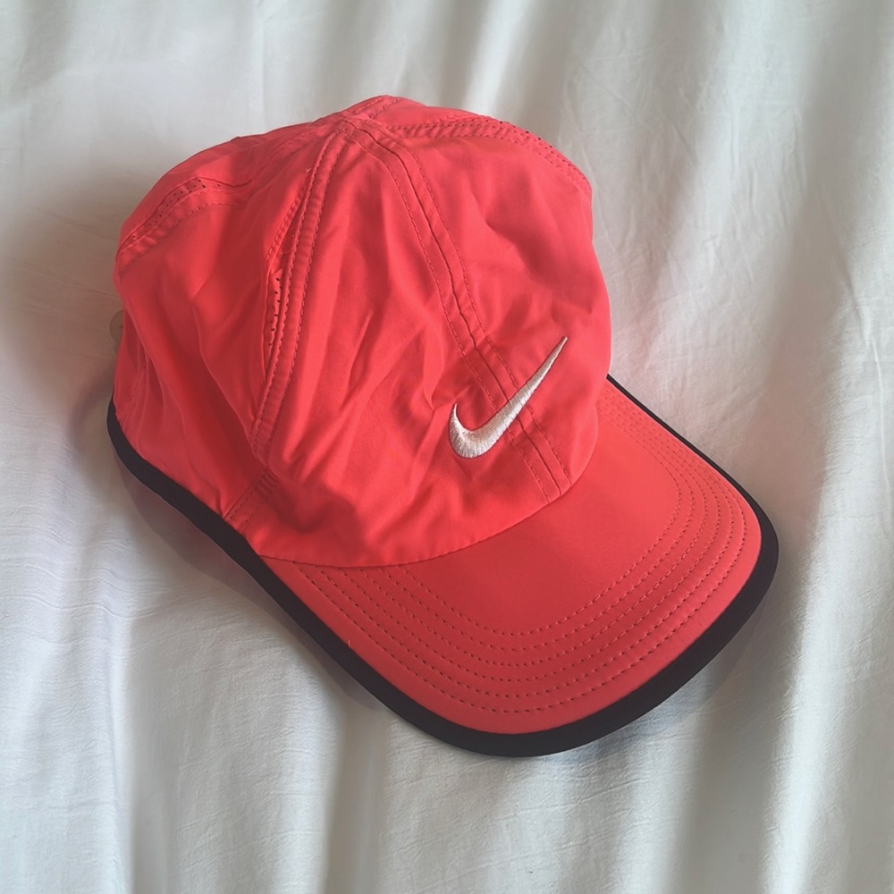 Nike dry-fit featherlight hat